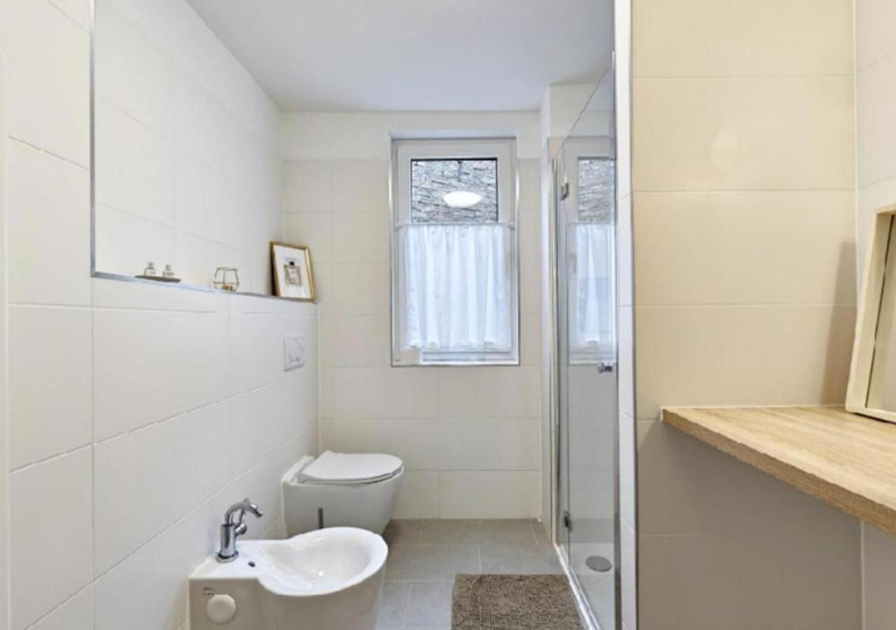 Apartamento Luxurious, 2 Min To Casino And Roemertherme Baden Exterior foto