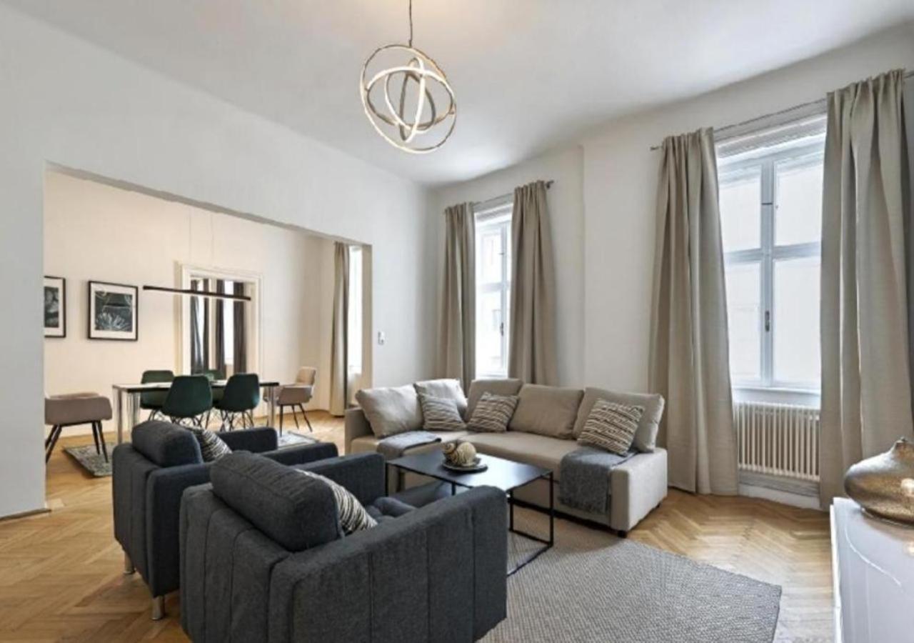 Apartamento Luxurious, 2 Min To Casino And Roemertherme Baden Exterior foto